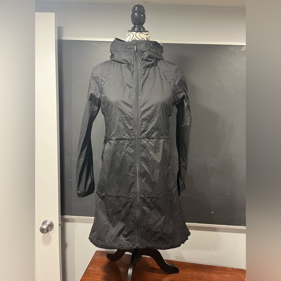 lululemon athletica Jackets & Blazers - COPY - ⭐️Lululemon Lightweight Wind Jacket
